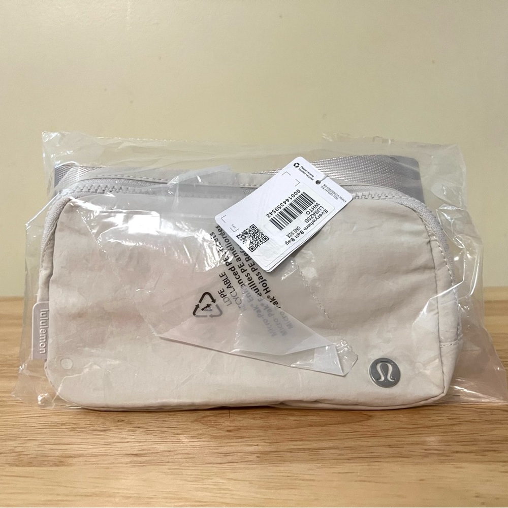 NWT authentic Lululemon everywhere belt bag white opal